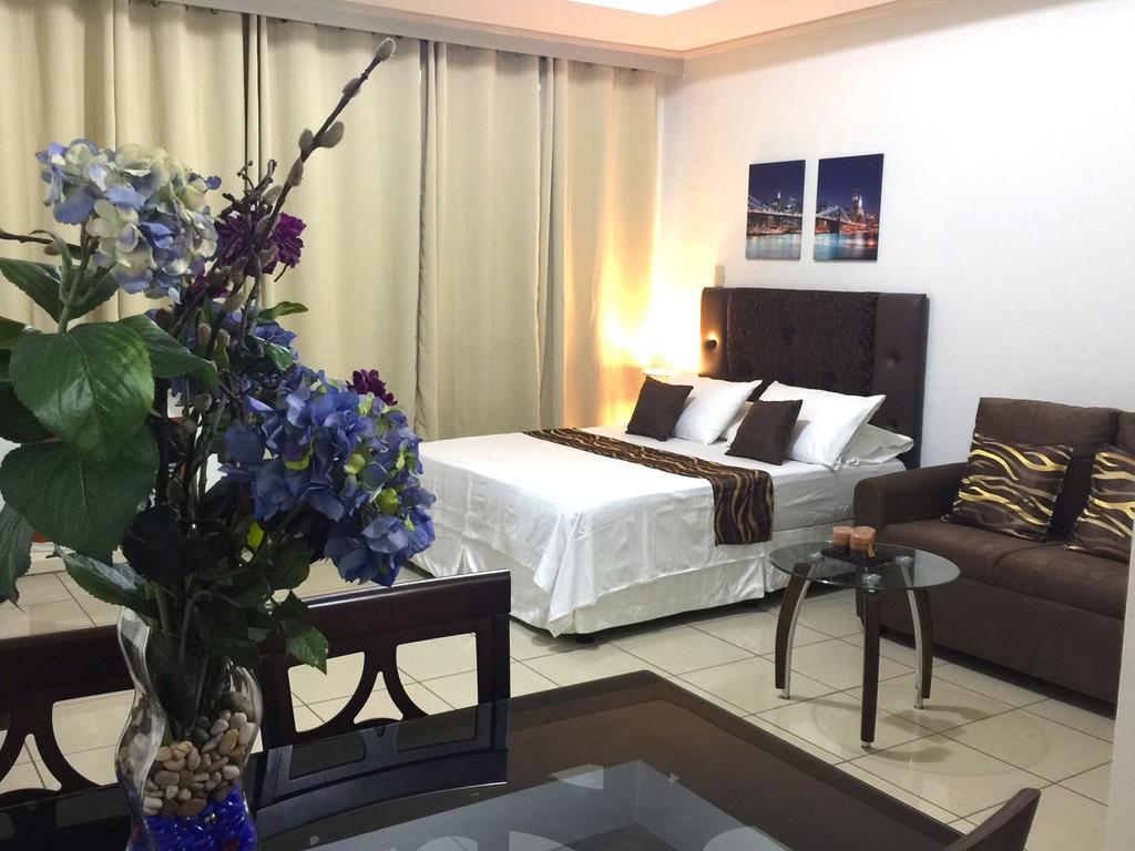 מנילה Mch Suites At Robinson'S Place Residences מראה חיצוני תמונה